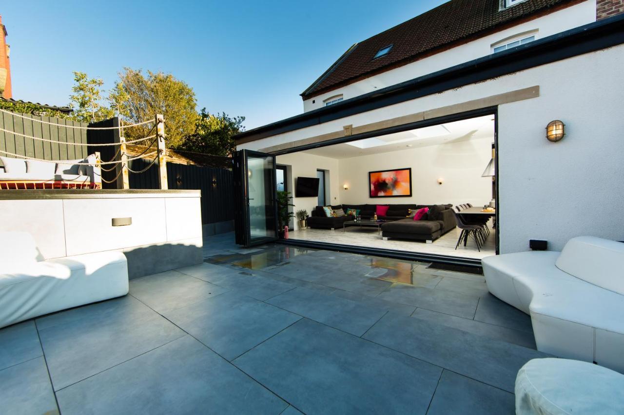 Rounton Villa By Maison Parfaite - Hot Tub - Sea Views - Parking Robin Hood's Bay Zewnętrze zdjęcie