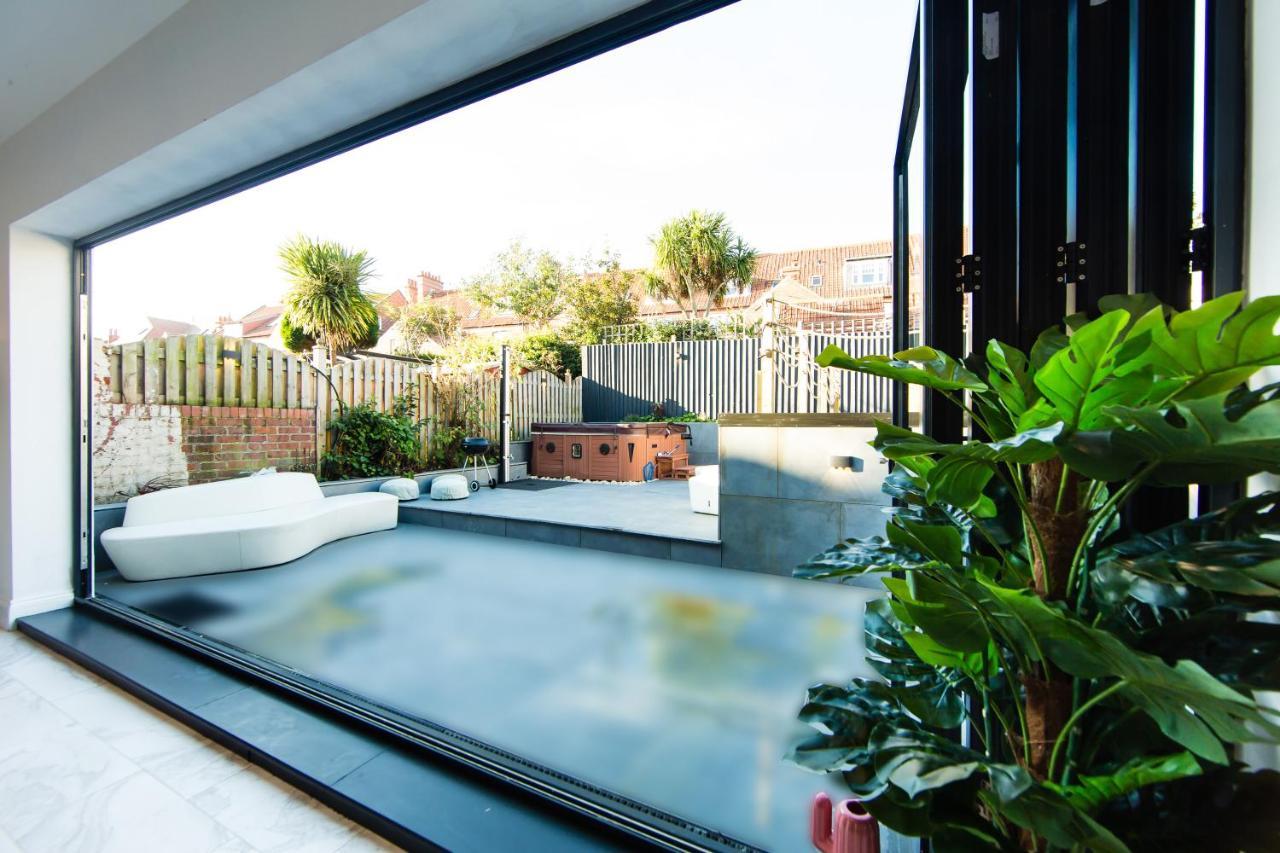 Rounton Villa By Maison Parfaite - Hot Tub - Sea Views - Parking Robin Hood's Bay Zewnętrze zdjęcie